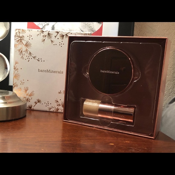 NIB-SUPERSIZED bareMinerals Iconic Face Duo, LIGHT